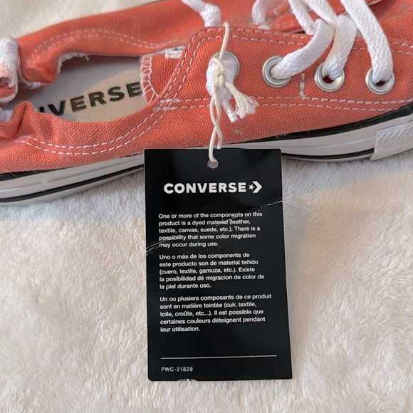 Converse All Star size 7.5 low top sneakers; back, inside and tongue detail - Picture 4 of 4
